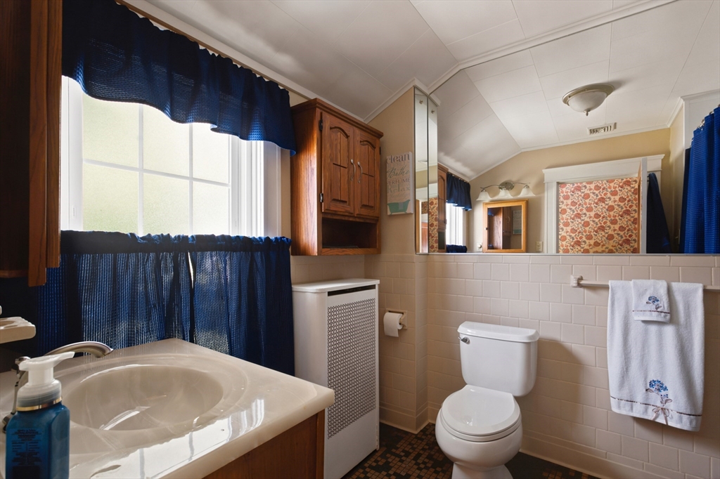 646 New Boston Road Fall River, MA 02720 - Photo 23 of 40 Gallery Image 23