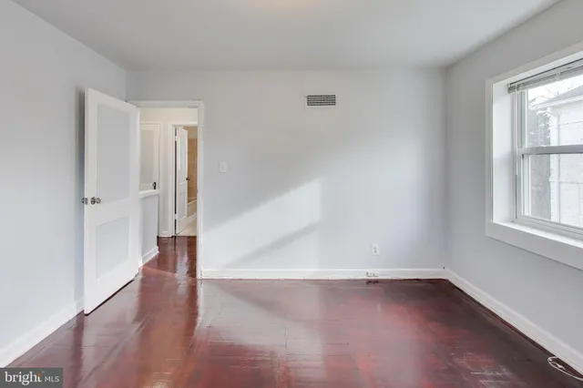 $2,450 | 903 South Irving Street, Arlington, VA 22204