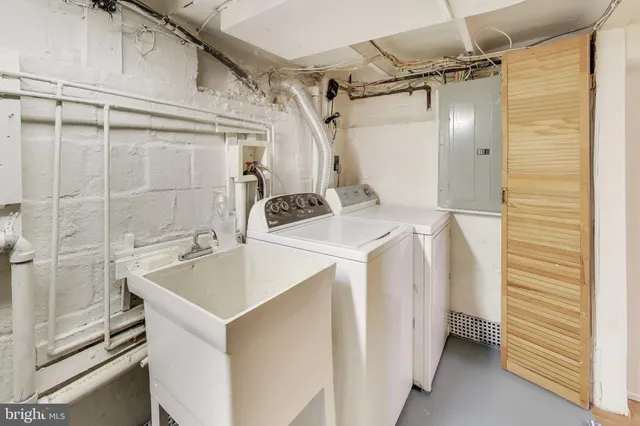 $2,450 | 903 South Irving Street, Arlington, VA 22204