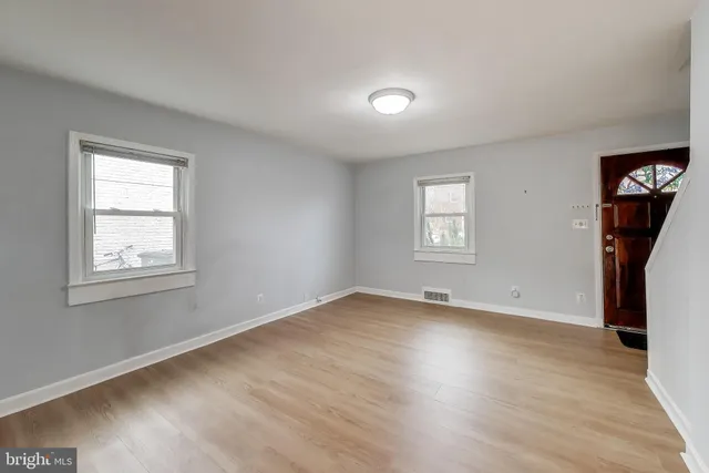 $2,450 | 903 South Irving Street, Arlington, VA 22204