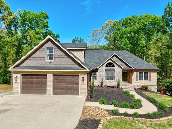 $639,000 | 223 Brooks Drive, Townville, SC 29689