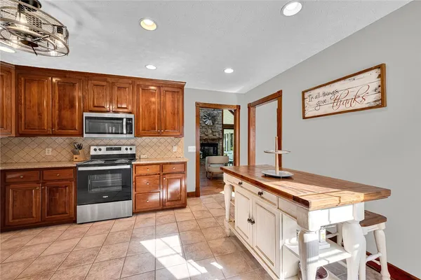 $639,000 | 223 Brooks Drive, Townville, SC 29689