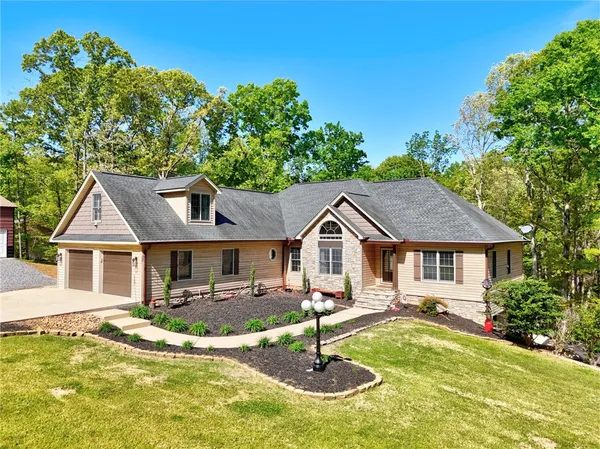 $639,000 | 223 Brooks Drive, Townville, SC 29689