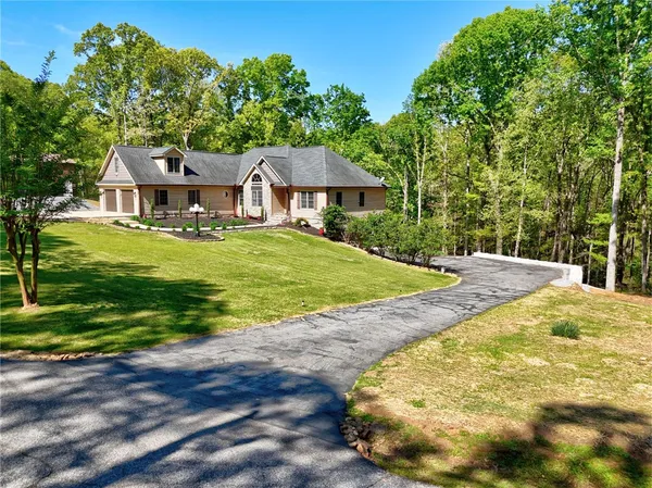 $639,000 | 223 Brooks Drive, Townville, SC 29689
