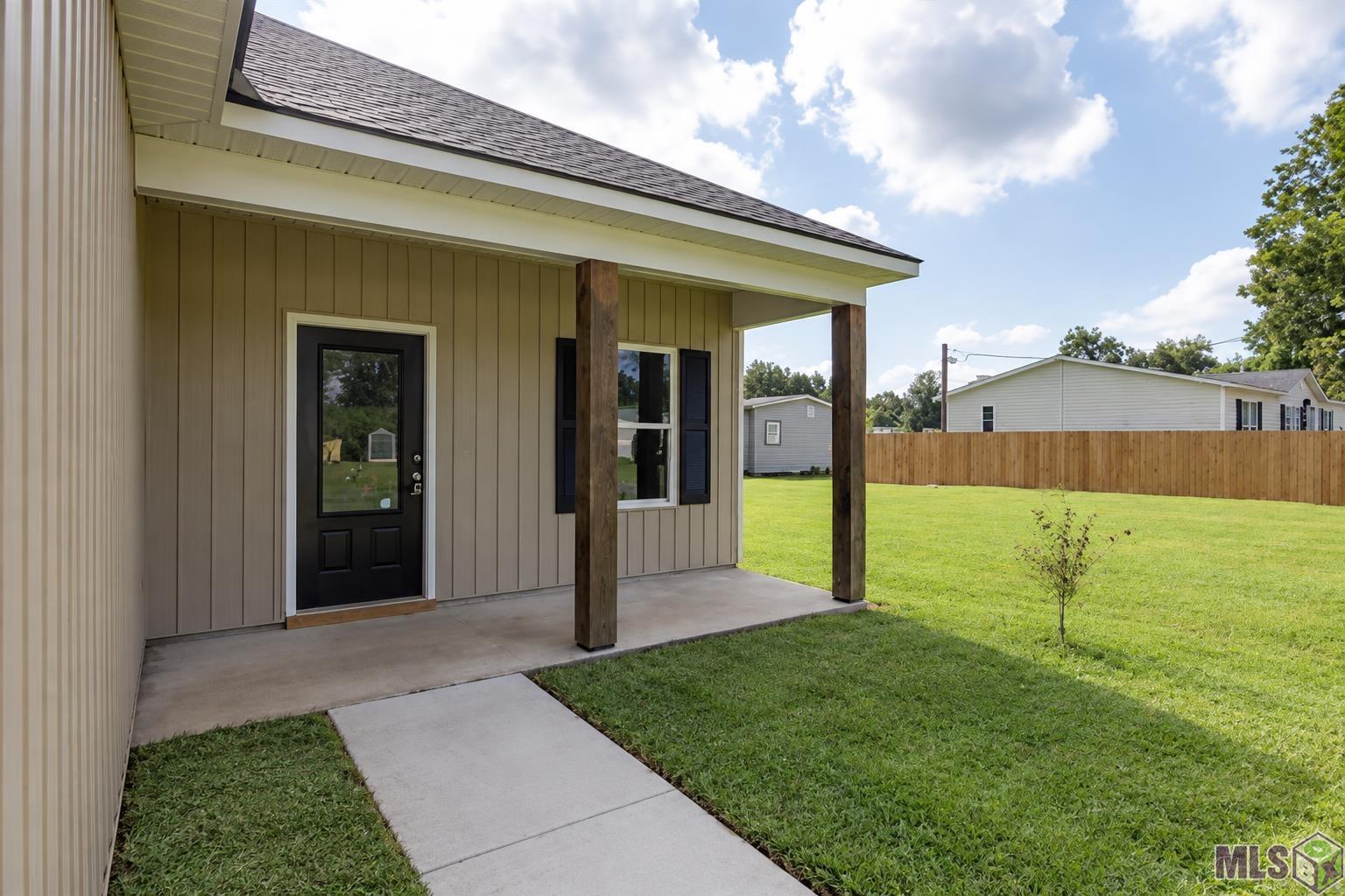 1401 Ravier Lane Sunshine, LA 70780 - Photo 2 of 21 Gallery Image 2