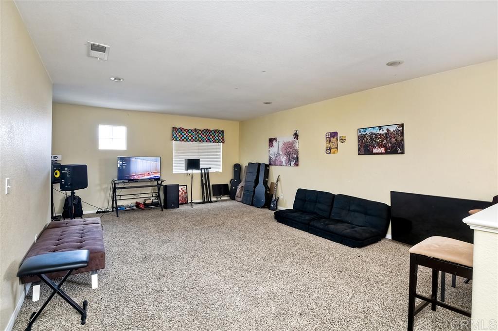 4327 Meadow Spring Way Oceanside, CA 92057 - Photo 8 of 14
