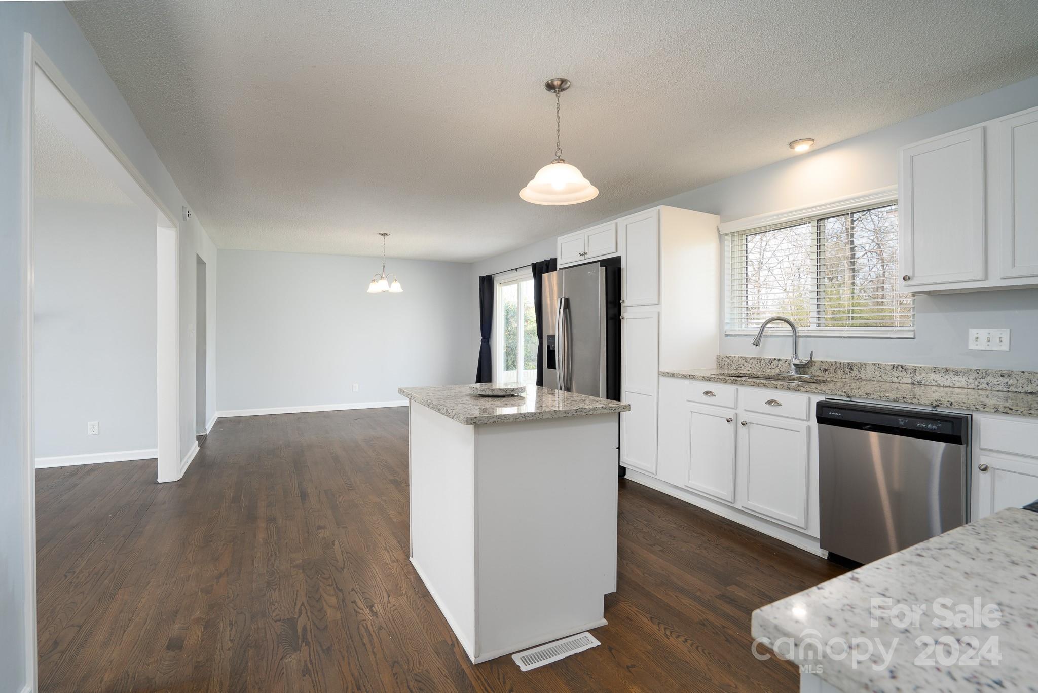 1109 Elliott Road Charlotte, NC 28216 - Photo 11 of 32 Gallery Image 11