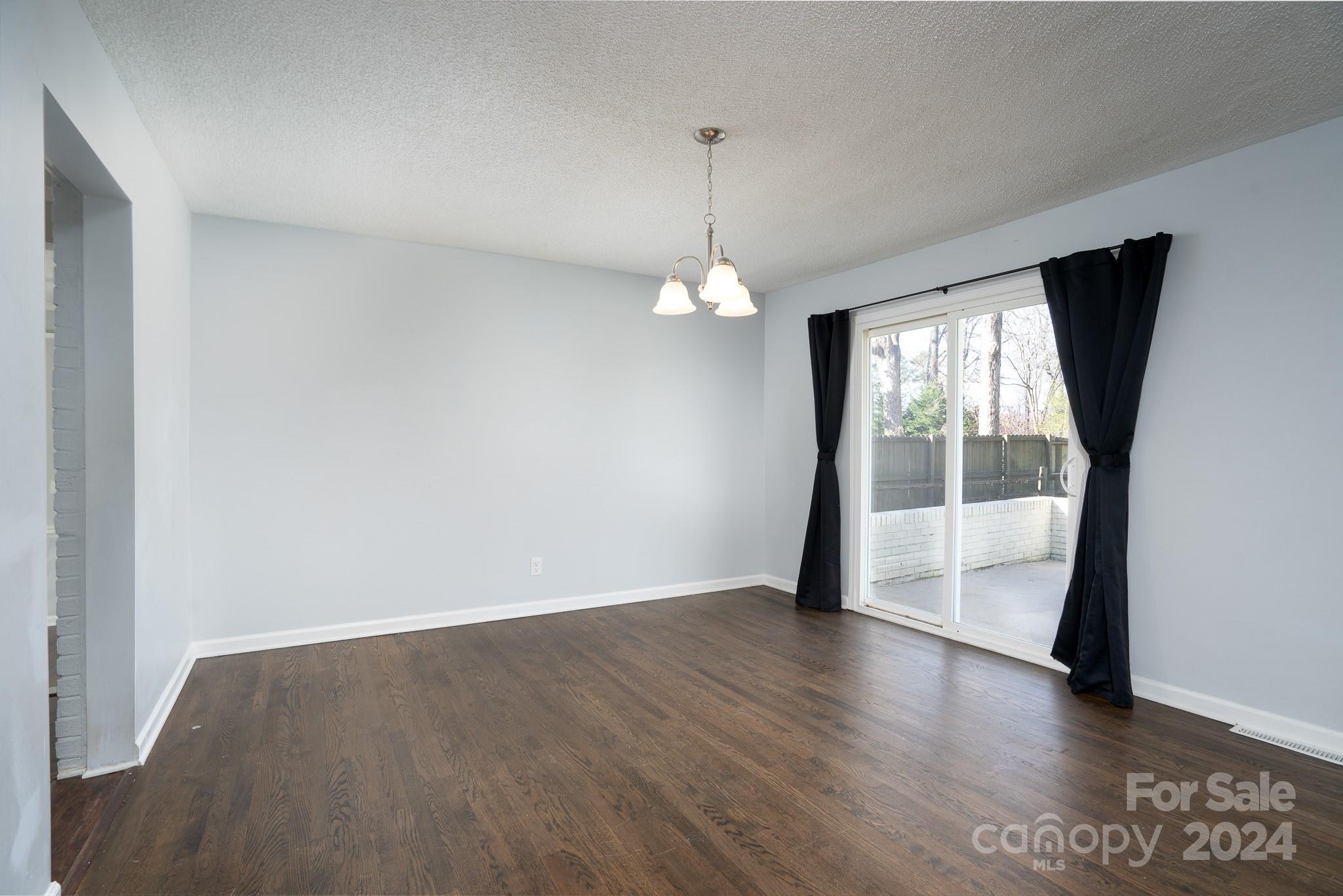 1109 Elliott Road Charlotte, NC 28216 - Photo 16 of 32 Gallery Image 16