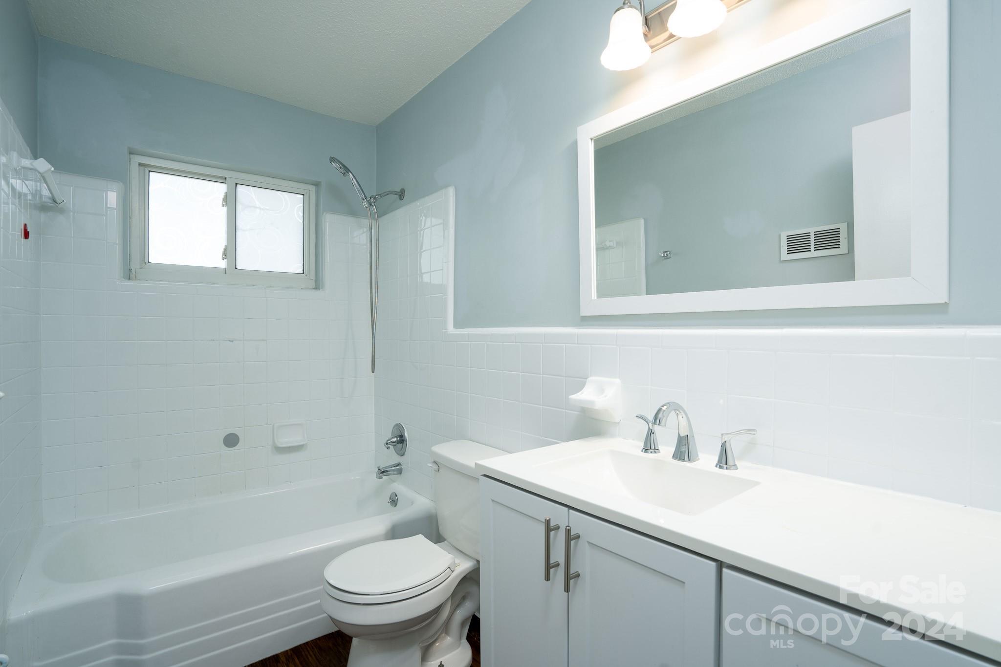 1109 Elliott Road Charlotte, NC 28216 - Photo 17 of 32 Gallery Image 17