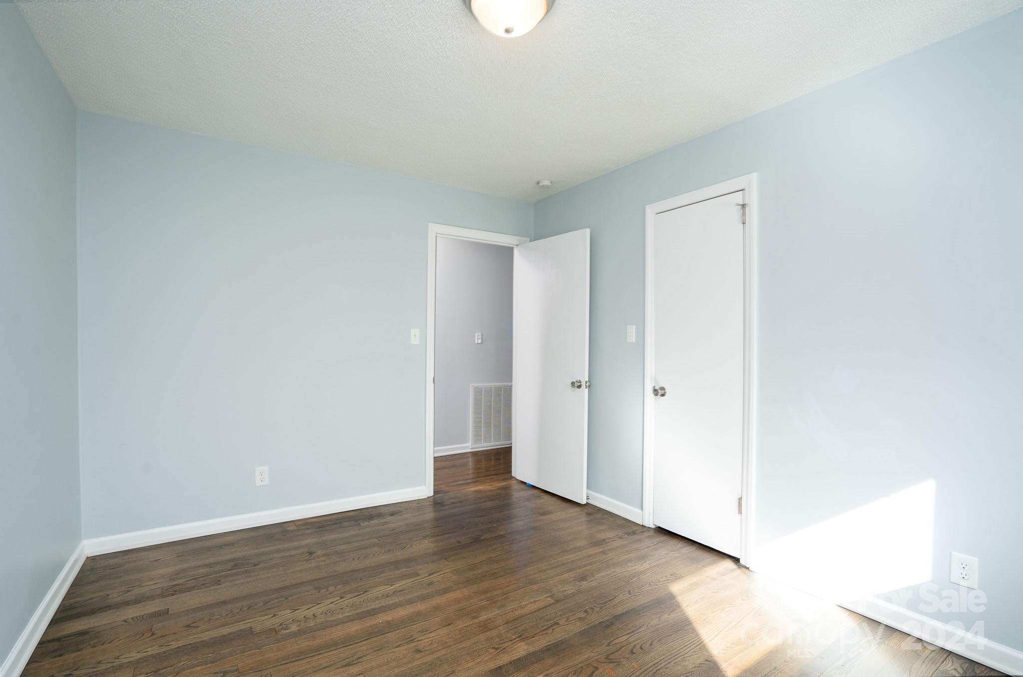 1109 Elliott Road Charlotte, NC 28216 - Photo 19 of 32 Gallery Image 19