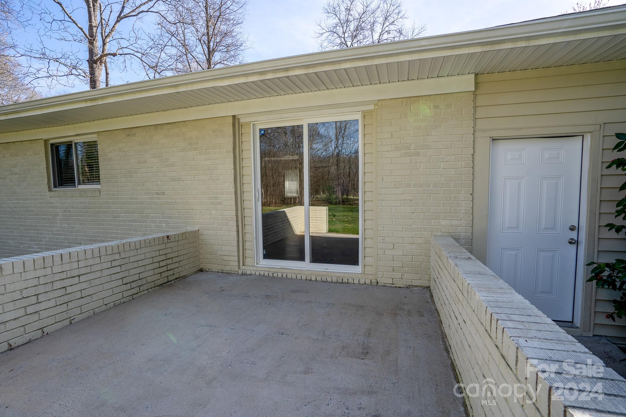 1109 Elliott Road Charlotte, NC 28216 - Photo 26 of 32 Gallery Image 26