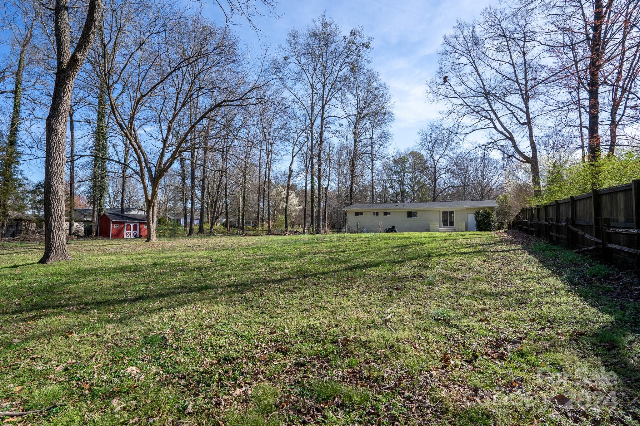 1109 Elliott Road Charlotte, NC 28216 - Photo 30 of 32 Gallery Image 30