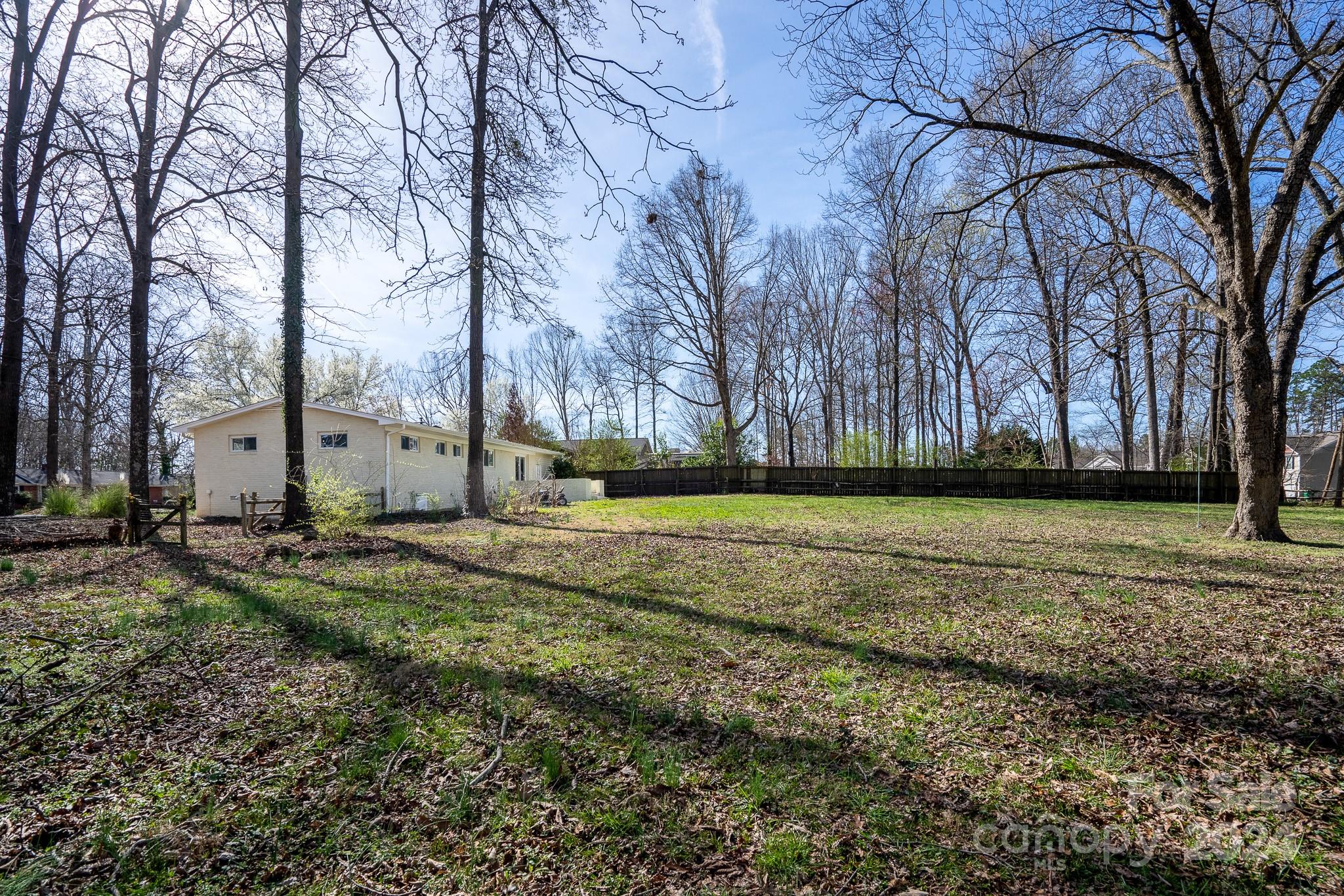 1109 Elliott Road Charlotte, NC 28216 - Photo 31 of 32 Gallery Image 31
