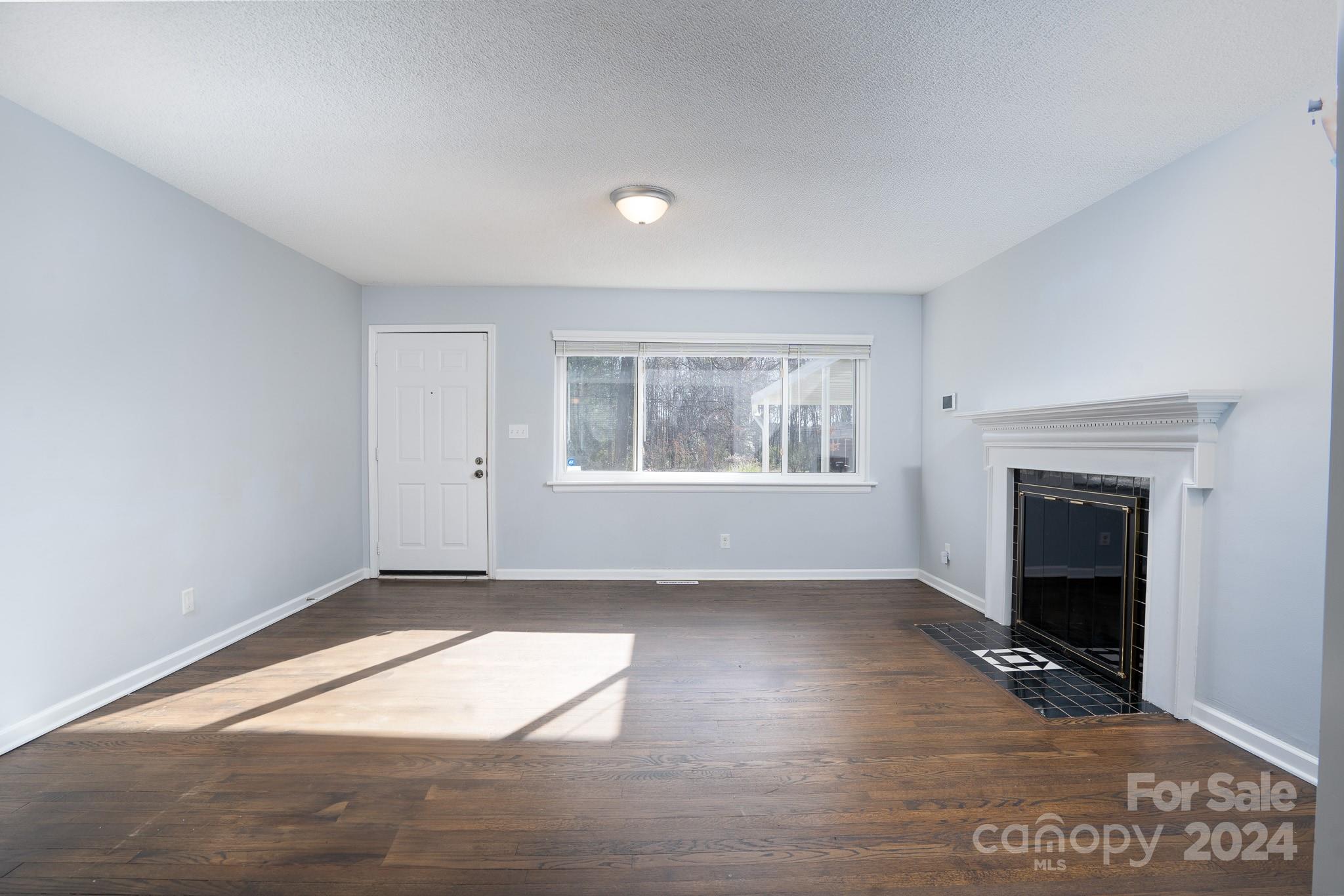 1109 Elliott Road Charlotte, NC 28216 - Photo 8 of 32 Gallery Image 8