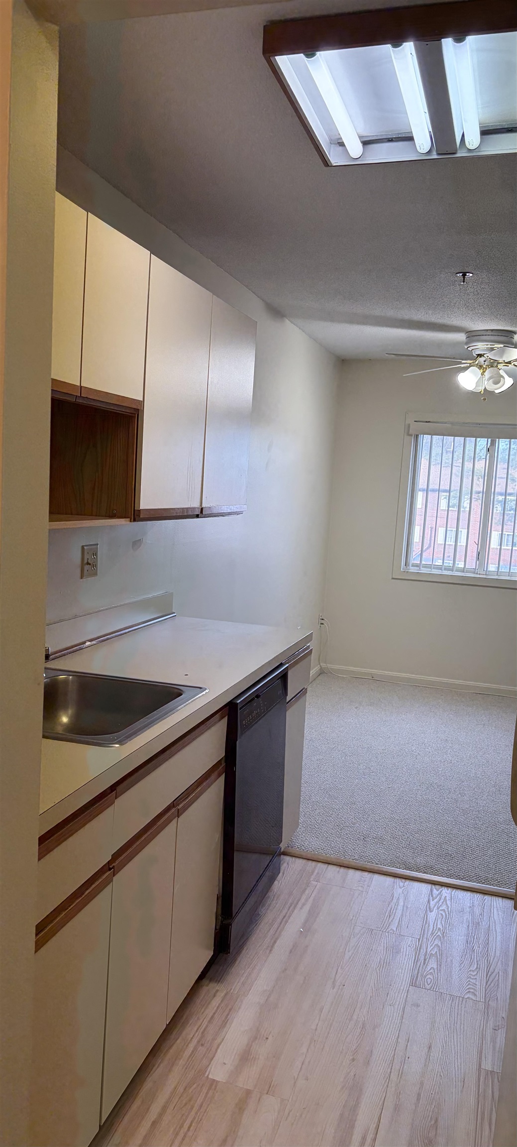 113 Cluff Crossing Road, Unit 28 Salem, NH 03079 - Photo 5 of 17