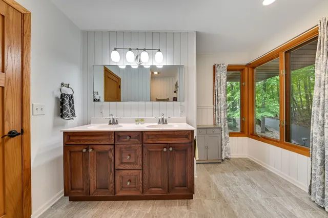 $749,900 | 4678 Sonseeahray Drive, Richfield, WI 53033