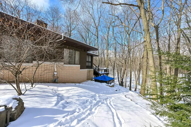 $749,900 | 4678 Sonseeahray Drive, Richfield, WI 53033