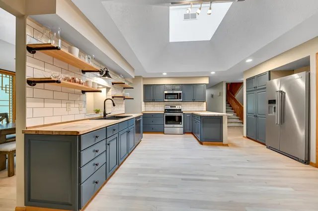 $749,900 | 4678 Sonseeahray Drive, Richfield, WI 53033