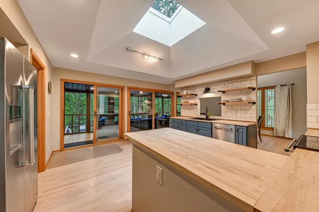 $749,900 | 4678 Sonseeahray Drive, Richfield, WI 53033