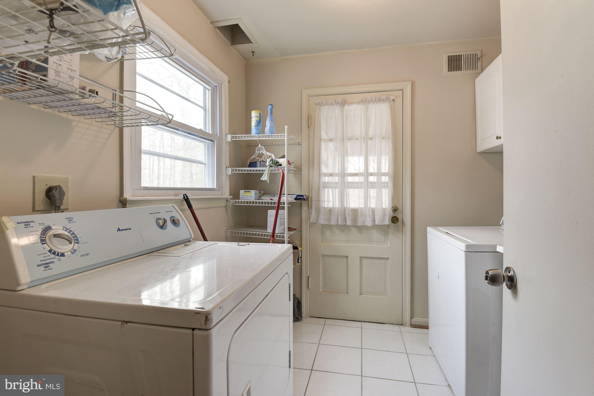 7919 Richfield Road Springfield, VA 22153 - Photo 6 of 20 Interior (General)