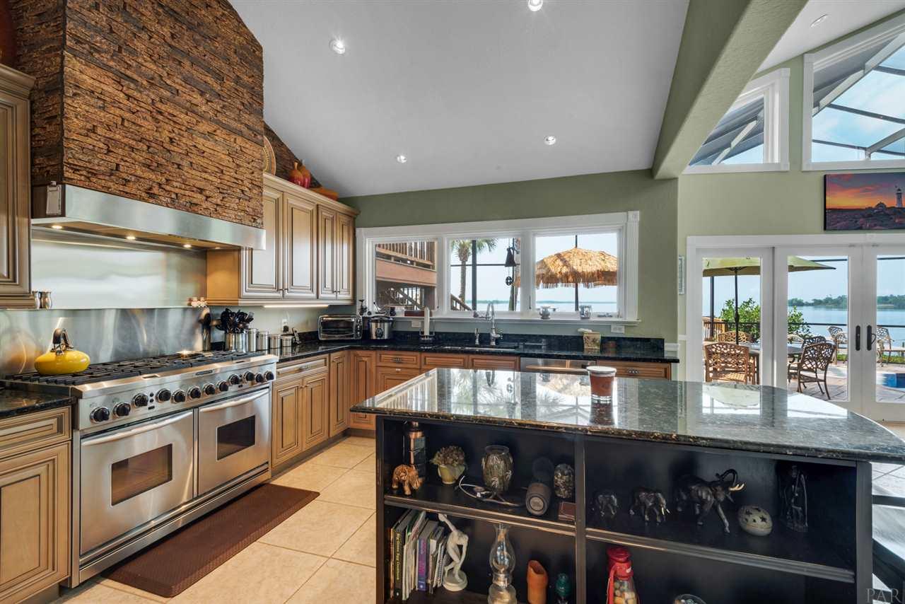 7801 Petersen Point Road Milton, FL 32583 - Photo 8 of 48 Gallery Image 8