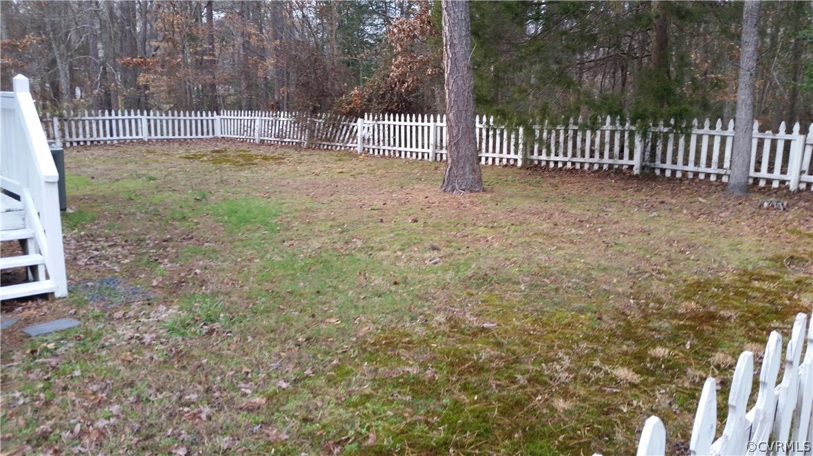 4800 Alberta Road Chesterfield, VA 23832 - Photo 12 of 19 a view of a yard with wooden fence