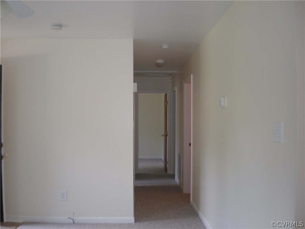 4800 Alberta Road Chesterfield, VA 23832 - Photo 6 of 19 a view of a hallway