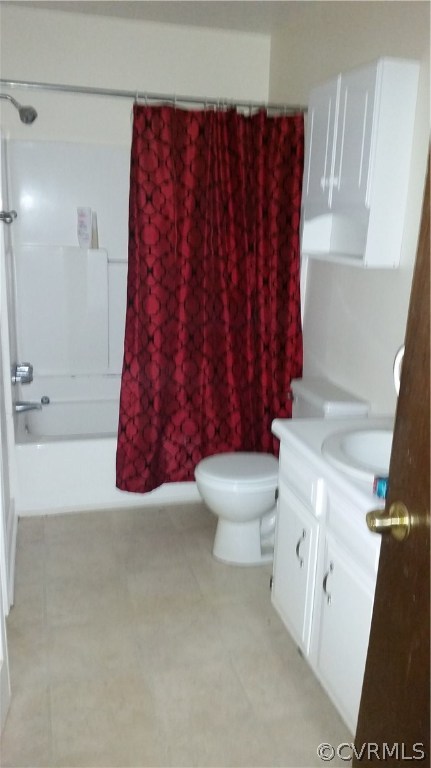 4800 Alberta Road Chesterfield, VA 23832 - Photo 10 of 19 a bathroom with a sink and a mirror