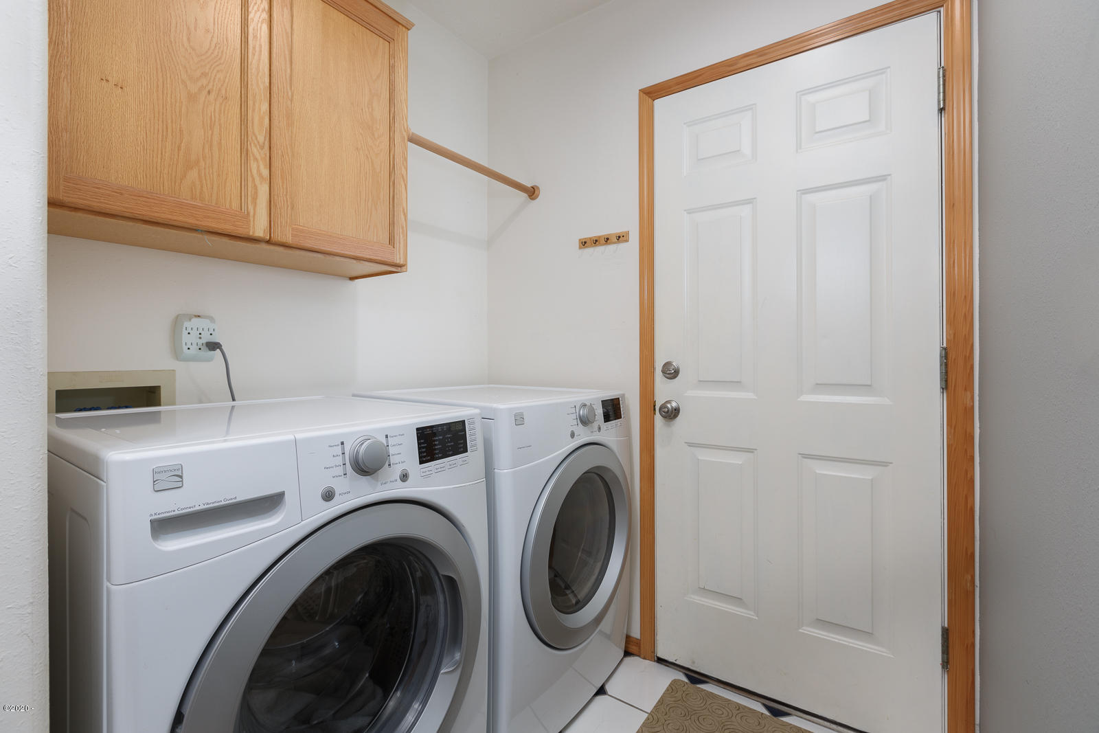 6100 Nestucca Ridge Road Pacific City, OR 97135 - Photo 14 of 14 Laundry