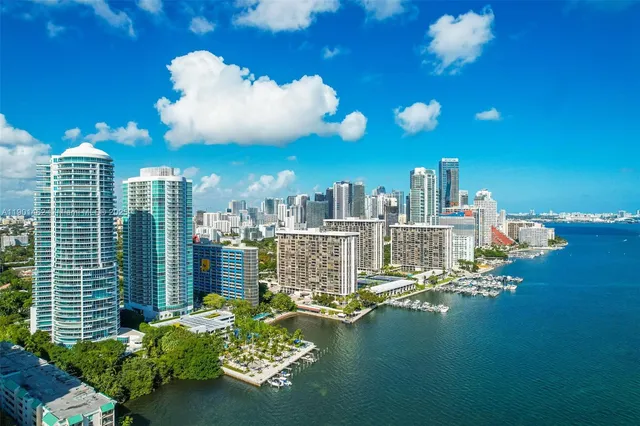 $945,000 | 2101 Brickell Avenue, Unit 306, Miami, FL 33129