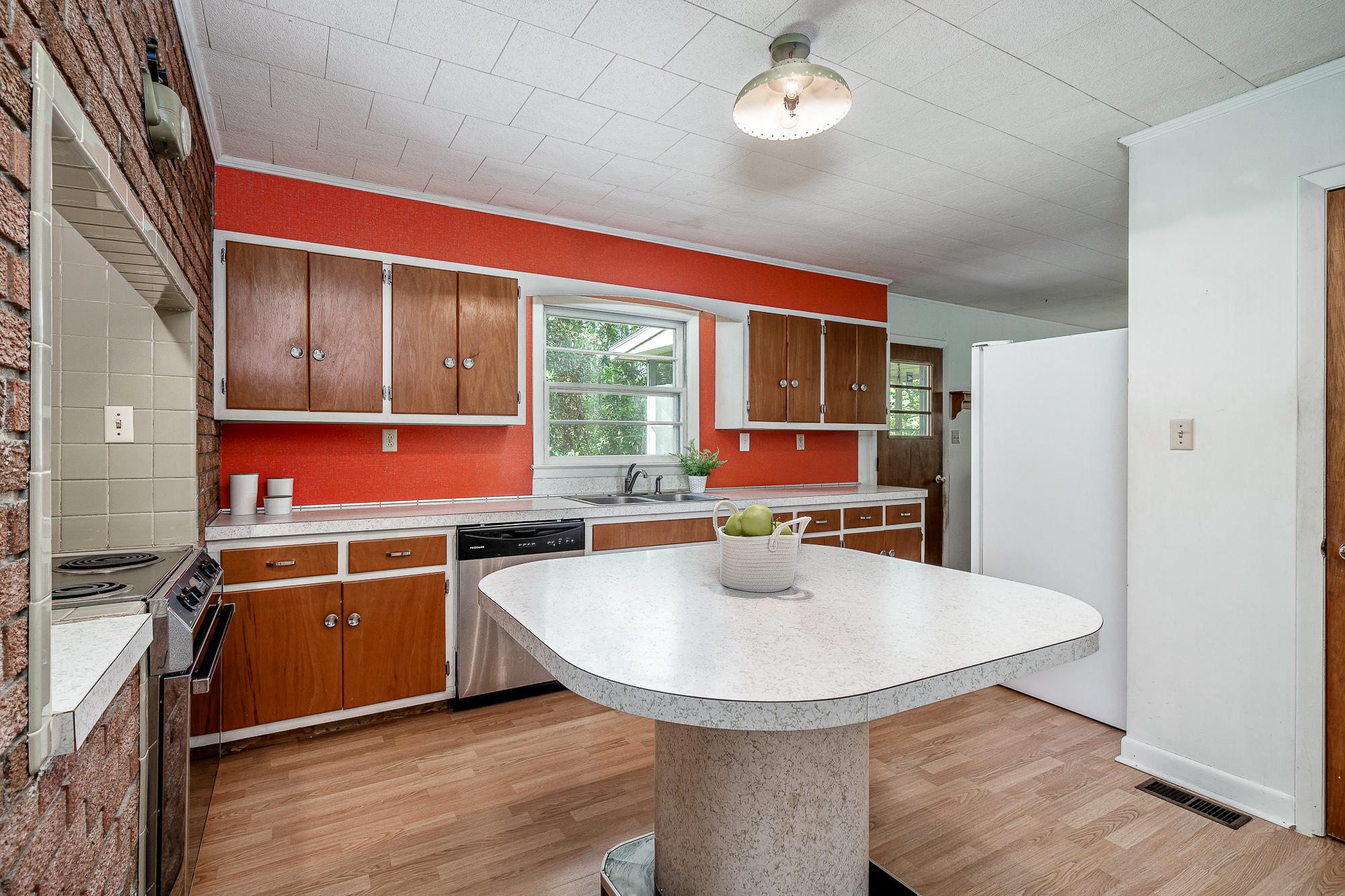 143 Crystal Road Beaufort, NC 28516 - Photo 13 of 51 Spacious kitchen w/ island