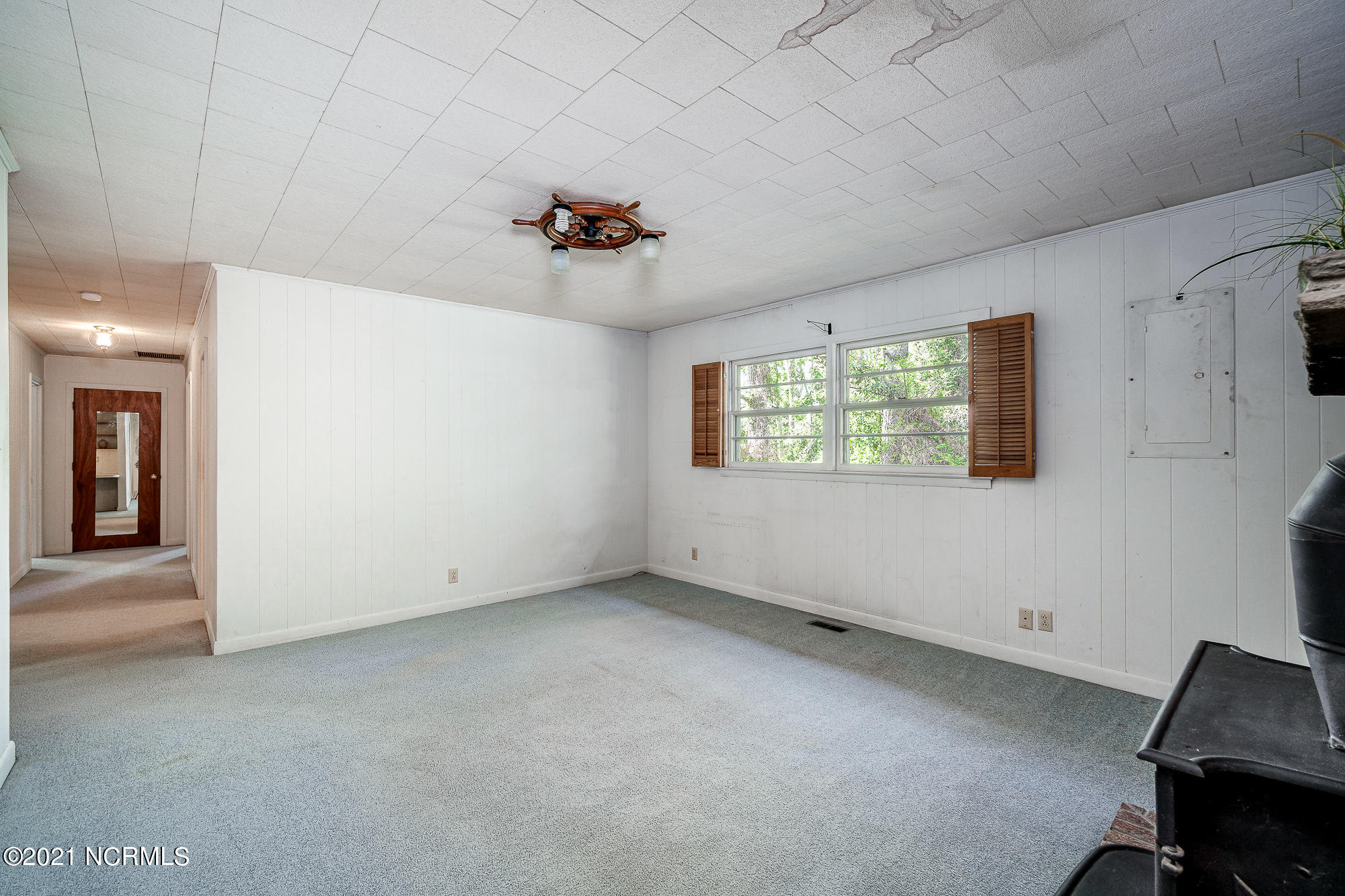 143 Crystal Road Beaufort, NC 28516 - Photo 17 of 51 Family room
