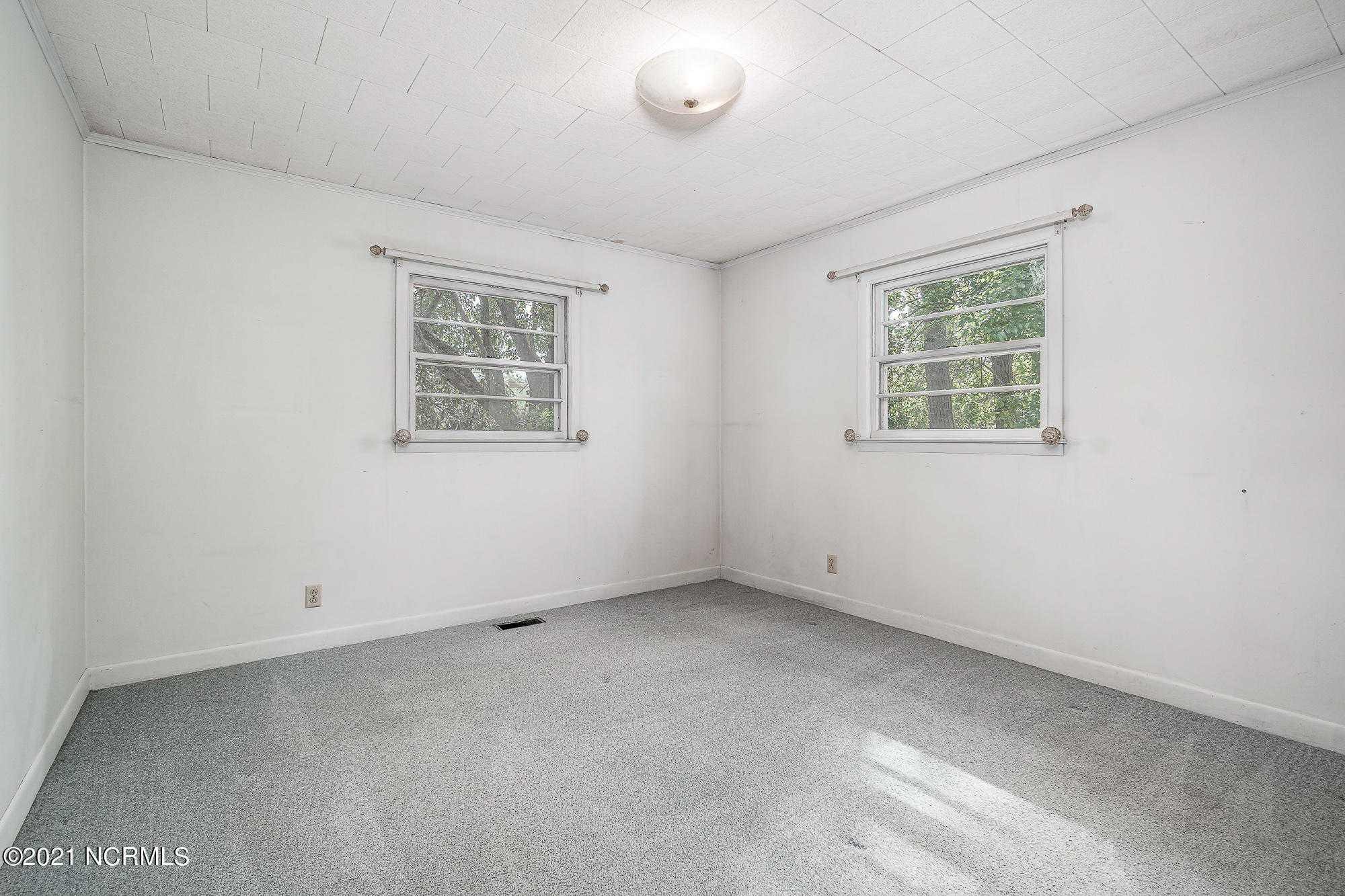 143 Crystal Road Beaufort, NC 28516 - Photo 23 of 51 Bedroom 2