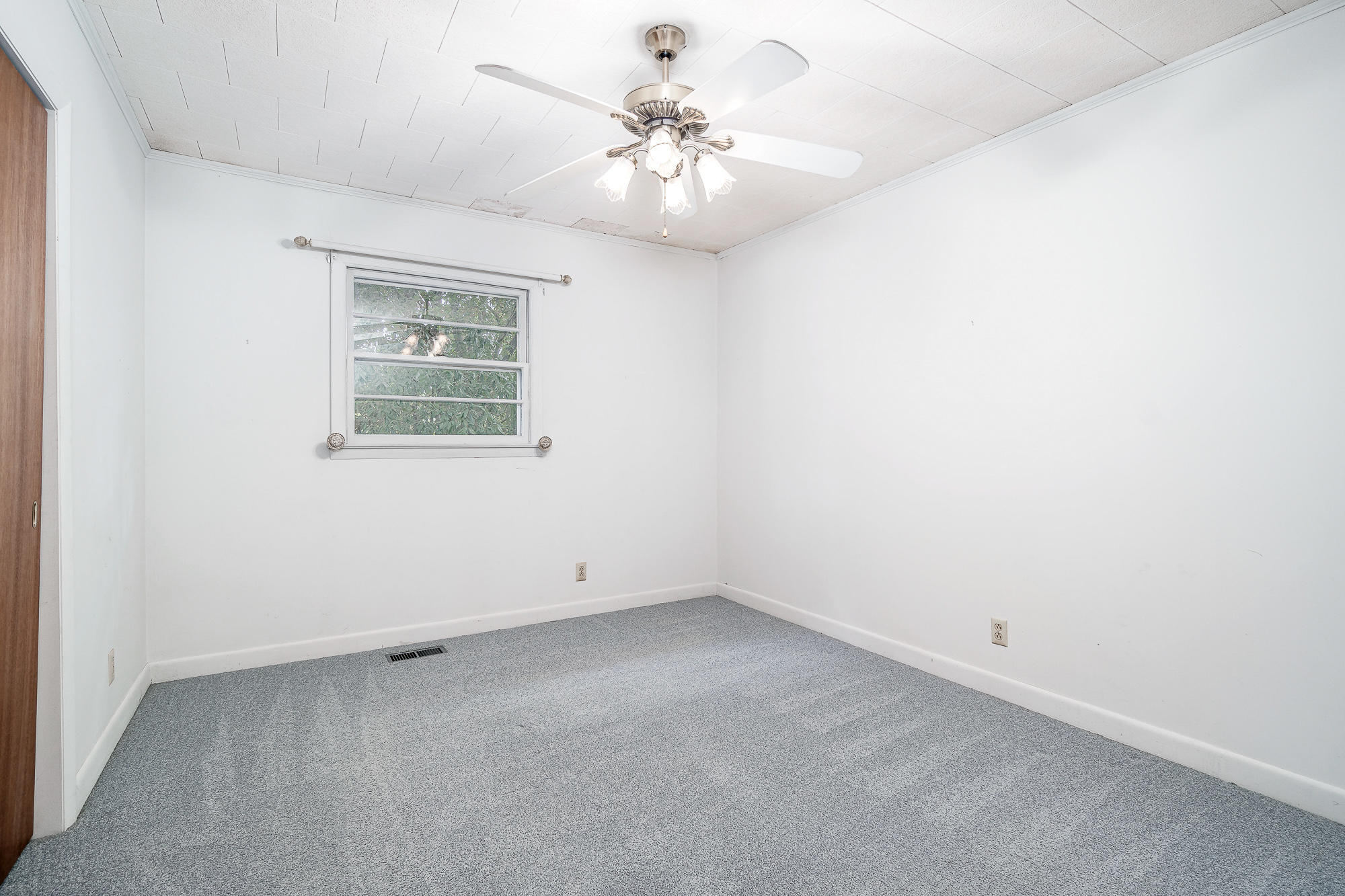 143 Crystal Road Beaufort, NC 28516 - Photo 26 of 51 Bedroom 3