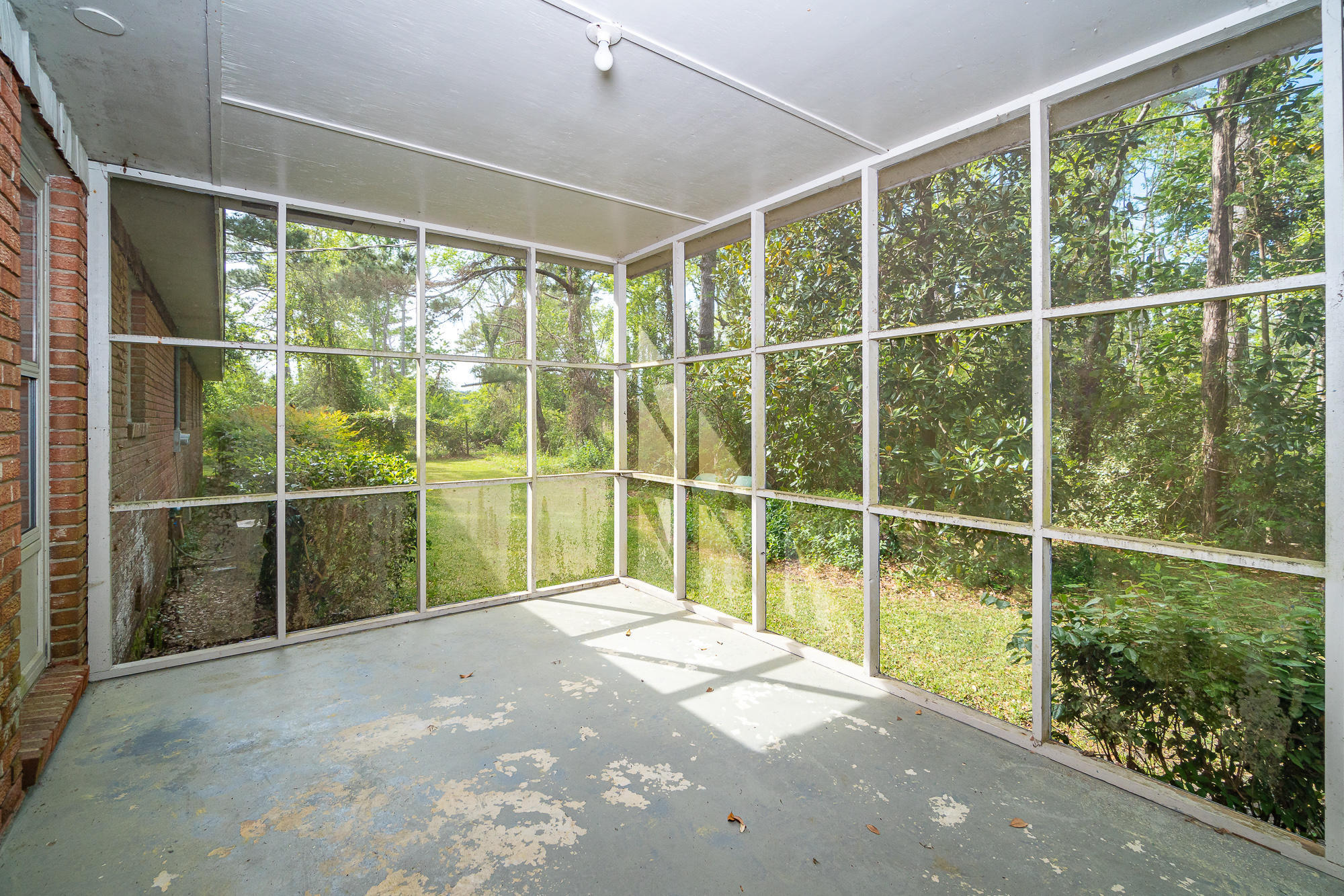 143 Crystal Road Beaufort, NC 28516 - Photo 30 of 51 Screened porch in back
