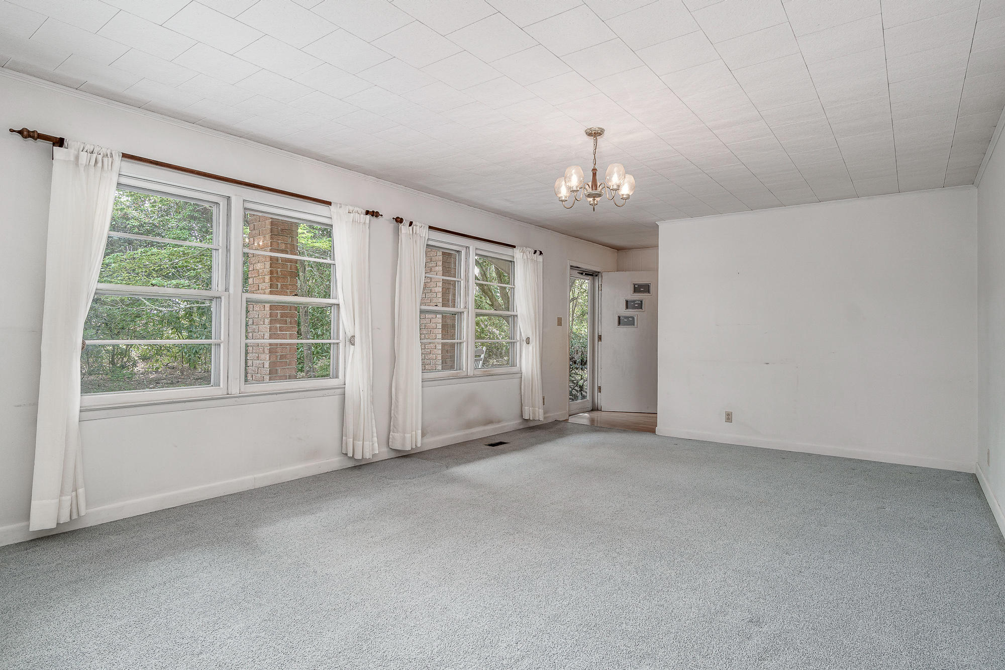 143 Crystal Road Beaufort, NC 28516 - Photo 3 of 51 Formal living room