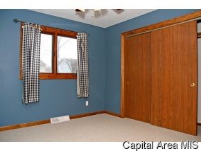 917 Diane Court Springfield, IL 62702 - Photo 5 of 12 Gallery Image 5