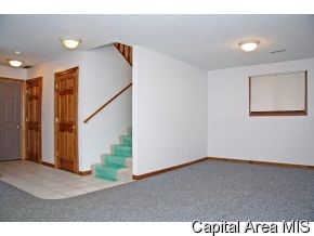 917 Diane Court Springfield, IL 62702 - Photo 8 of 12 Gallery Image 8