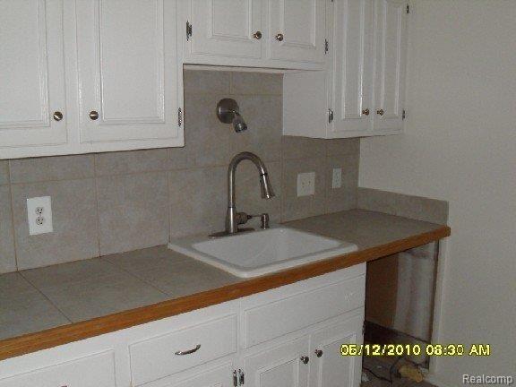 781 West Maple Road Clawson, MI 48017 - Photo 3 of 7 kitchen 2-mfsopt
