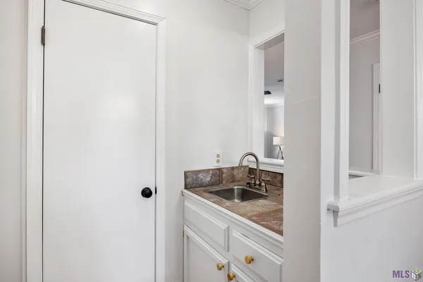 $1,550 | 948 Ridgepoint Court, Unit 11B, Baton Rouge, LA 70810