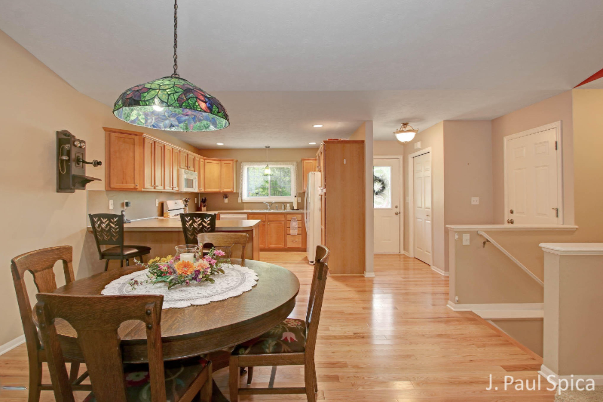 279 High Ridge Court, Unit 2 Middleville, MI 49333 - Photo 13 of 34 dining area