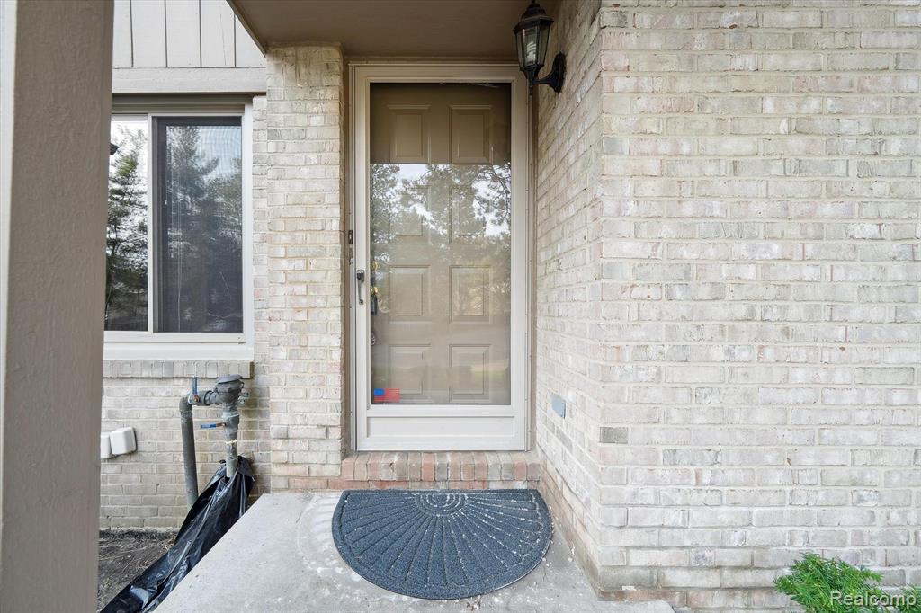 29691 Sierra Point Circle Farmington Hills, MI 48331 - Photo 6 of 41