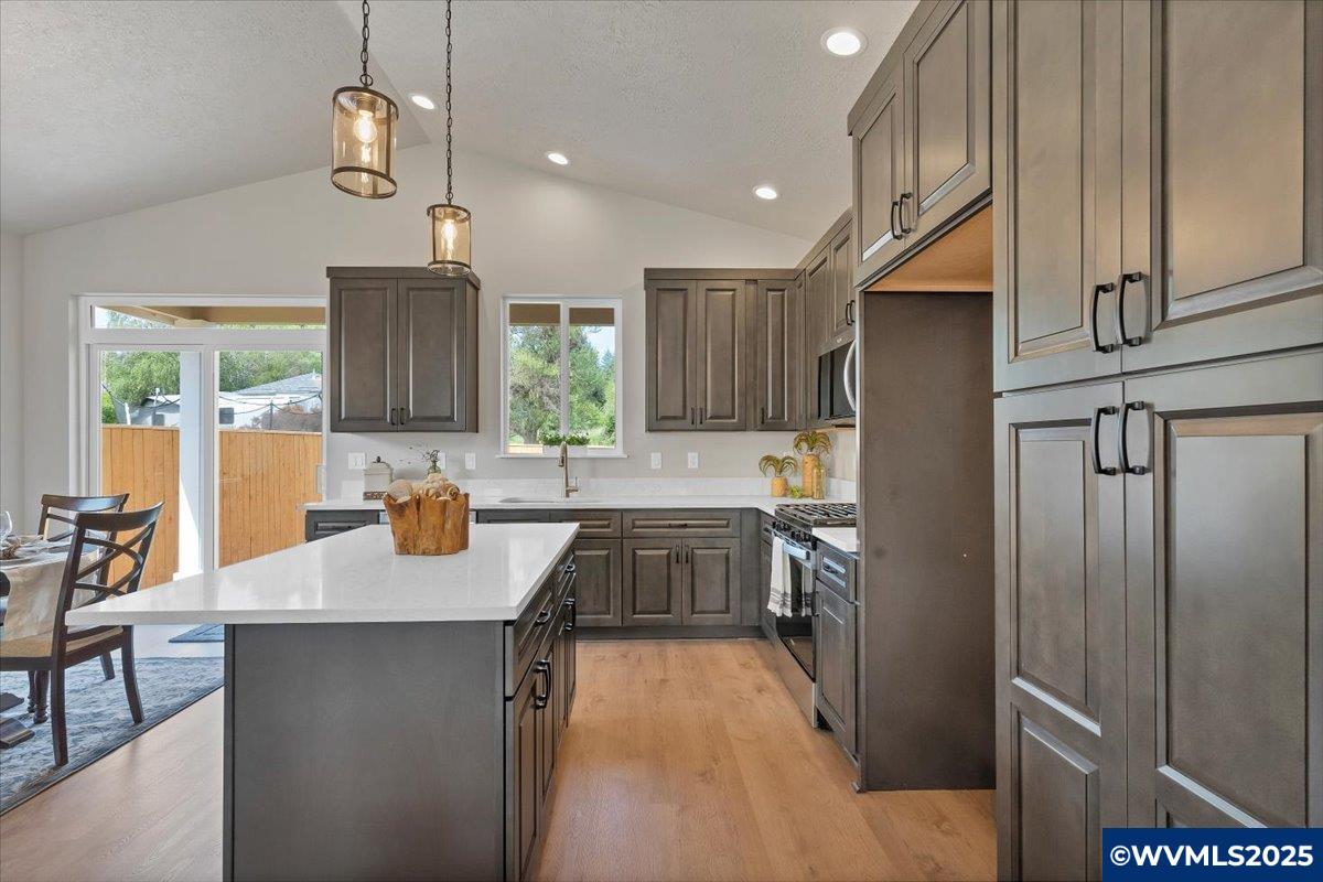 1291 Southwest 11th Avenue Dallas, OR 97338 - Photo 27 of 41