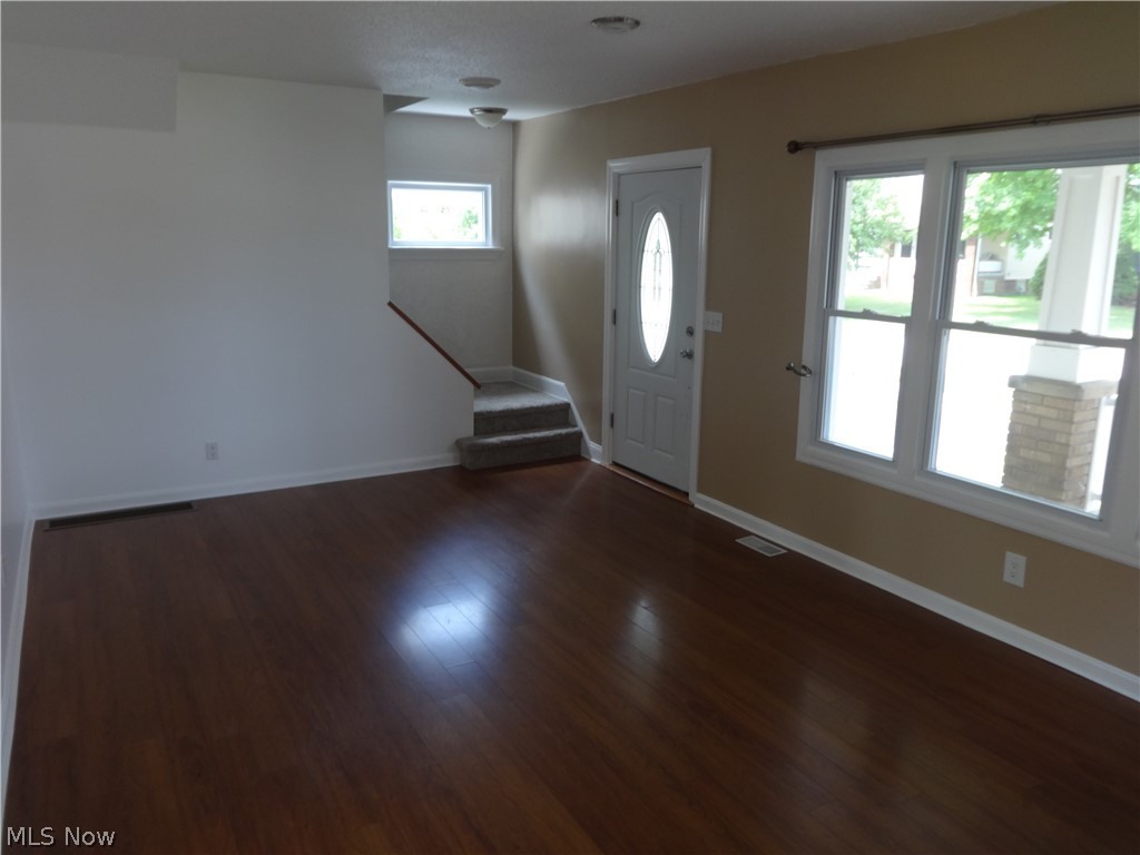 7419 Jameson Road Parma, OH 44129 - Photo 8 of 33