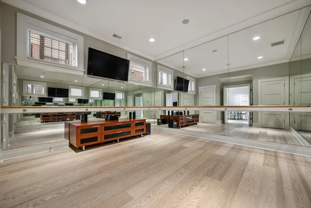 $4,950,000 | 3752 North Janssen Avenue, Chicago, IL 60613