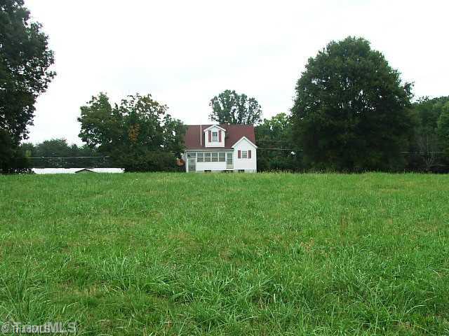 129 Wess Wall Road, Unit 3B King, NC 27021 - Photo 4 of 13 Exterior Back.