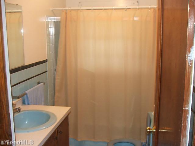 129 Wess Wall Road, Unit 3B King, NC 27021 - Photo 10 of 13 Bath.
