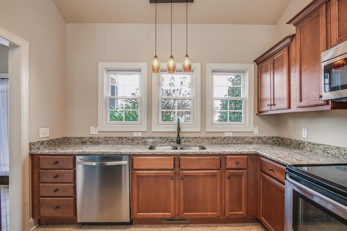 2752 Edinburgh Channel Road, Unit 4 Kingsport, TN 37664 - Photo 11 of 36 11-2752 Edinburgh-11