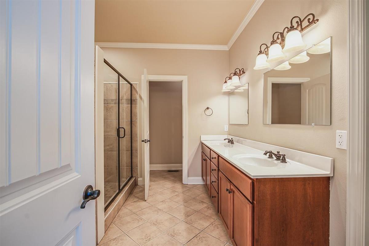 2752 Edinburgh Channel Road, Unit 4 Kingsport, TN 37664 - Photo 23 of 36 23-2752 Edinburgh-23
