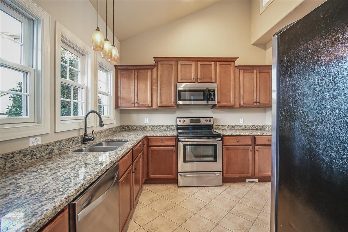 2752 Edinburgh Channel Road, Unit 4 Kingsport, TN 37664 - Photo 9 of 36 09-2752 Edinburgh-9